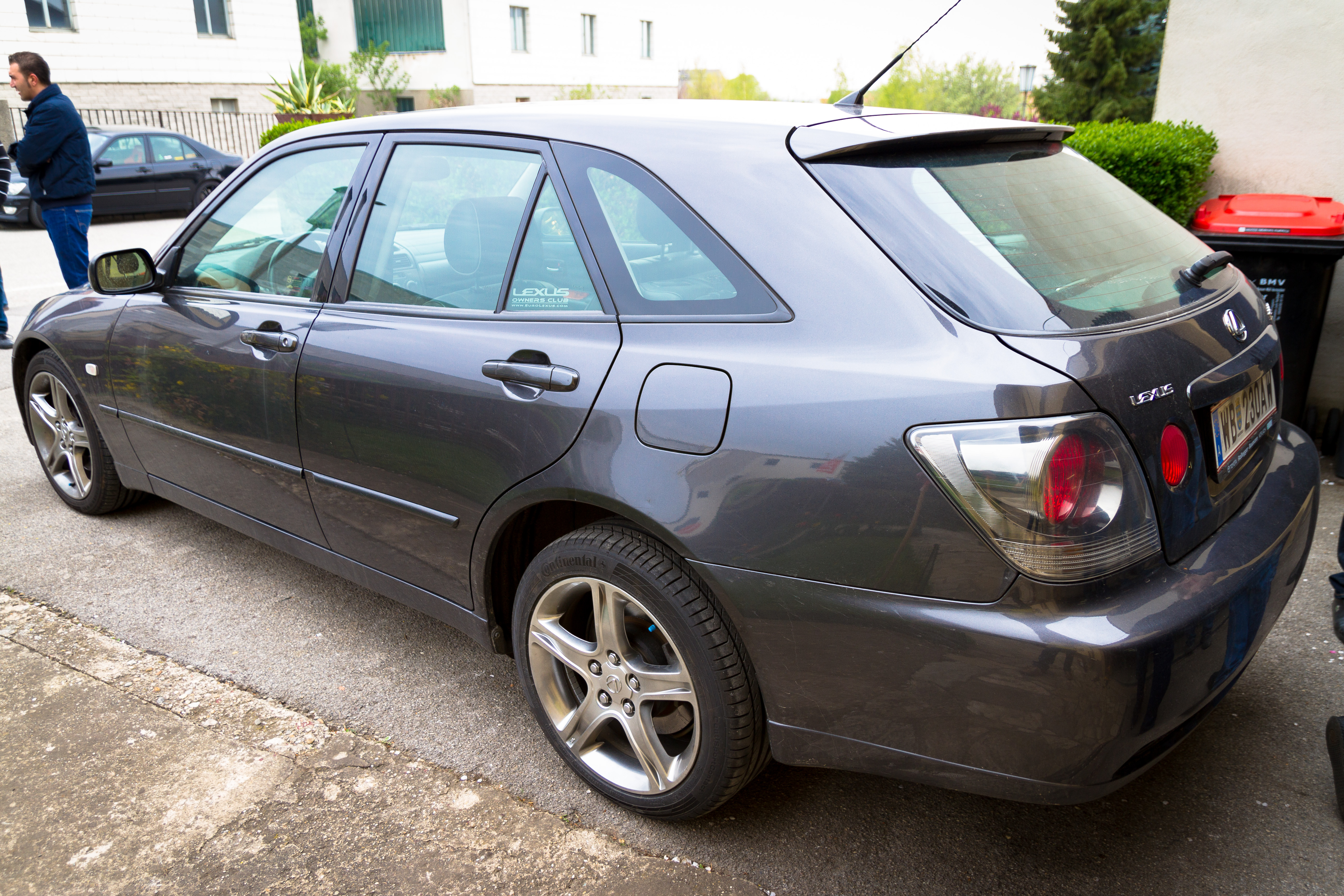 2004 lexus is300 sport cross weight